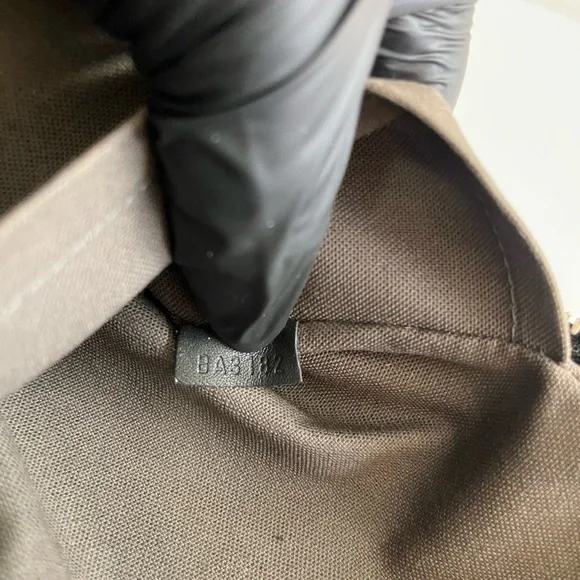 Louis Vuitton Men's Leather Briefcase - Lux Travel Work Bag - Picture 3 of 12